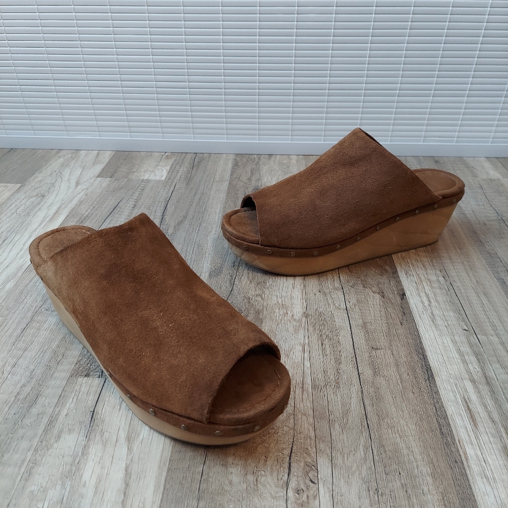 Urban Outfitters Camel Brown Suede Mule Wedge Slip On Sandal 10
